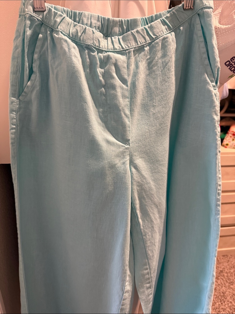 Light turquoise Frank & Eileen linen cropped pants, small